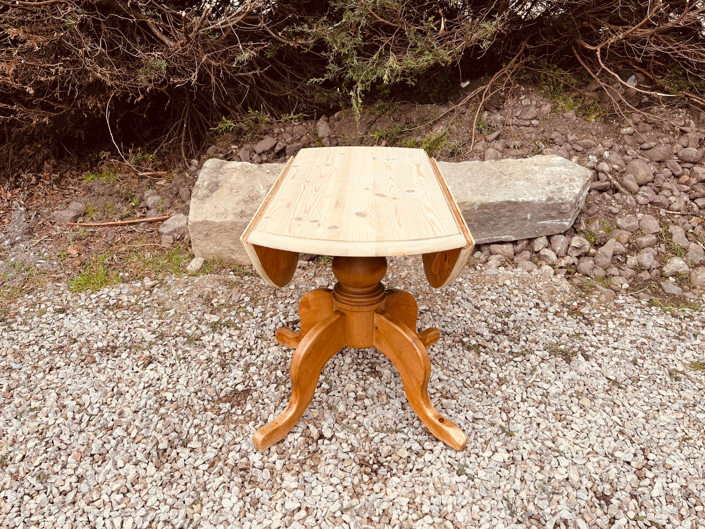 Solid Wood Drop Leaf Dining Table – Round Pedestal Farmhouse Kitchen Table