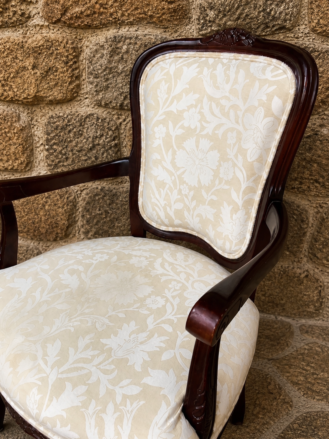 French Louis XV Style Armchair – Upholstered Vintage Fauteuil with Carved Frame