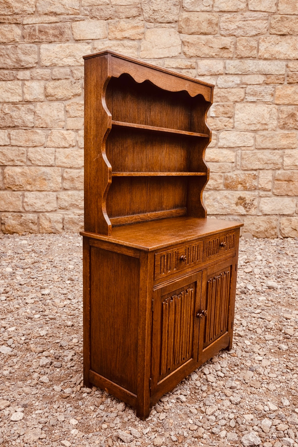 Farmhouse Oak Dresser – Rustic Welsh Dresser Style Kitchen Cabinet with Shelves & Cupboard