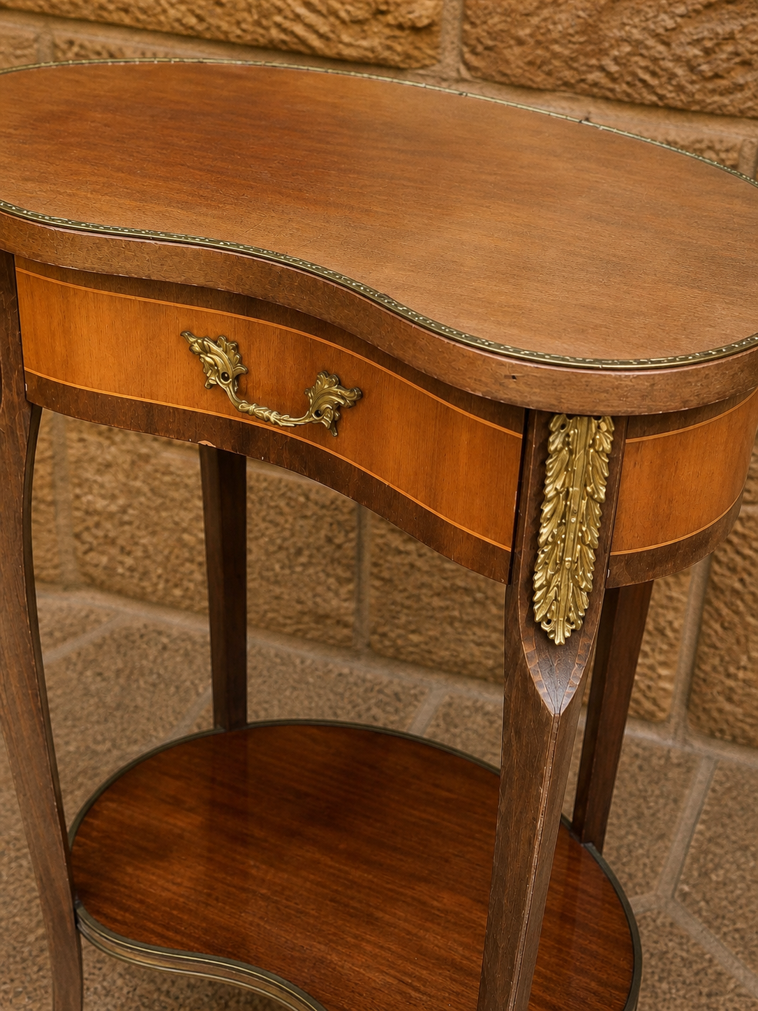 Vintage French Style Kidney Side Table – Mahogany Occasional Table with Drawer & Brass Mounts