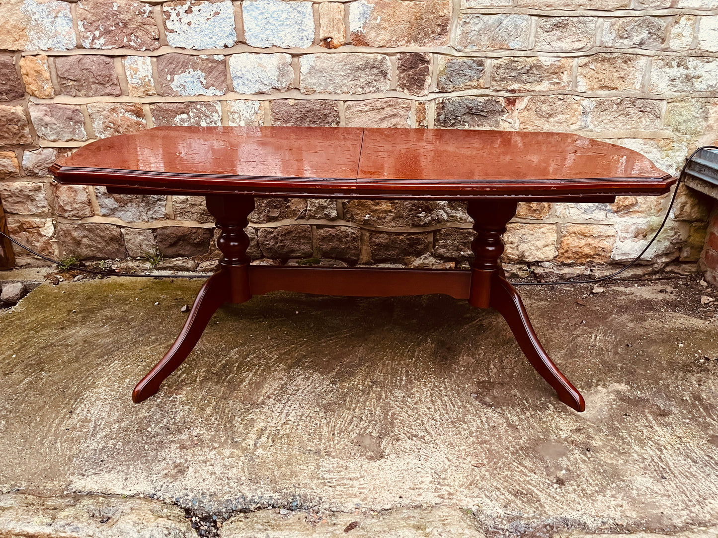 Vintage Mahogany Extending Dining Table – Twin Pedestal – Seats 6–8 – Classic Curved Edge