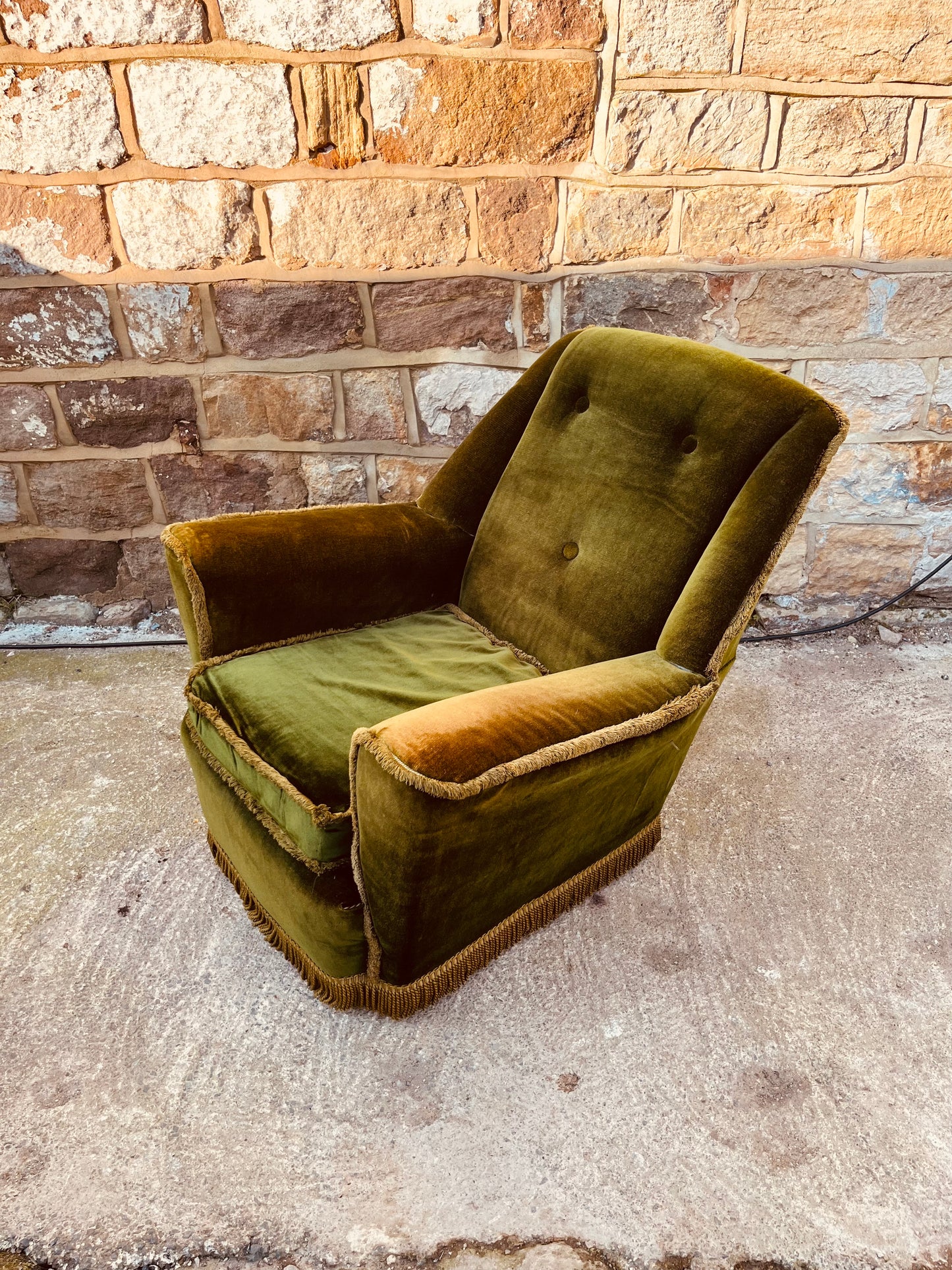 Vintage Olive Green Velvet Armchair – 1970s Country House Accent Chair