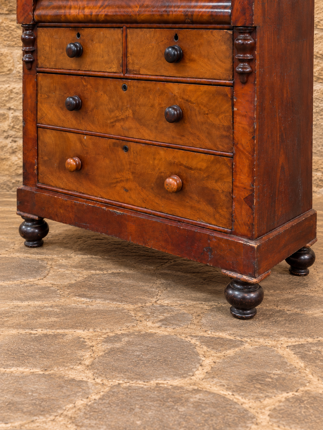 Victorian figured veneer chest of drawers, circa 1860