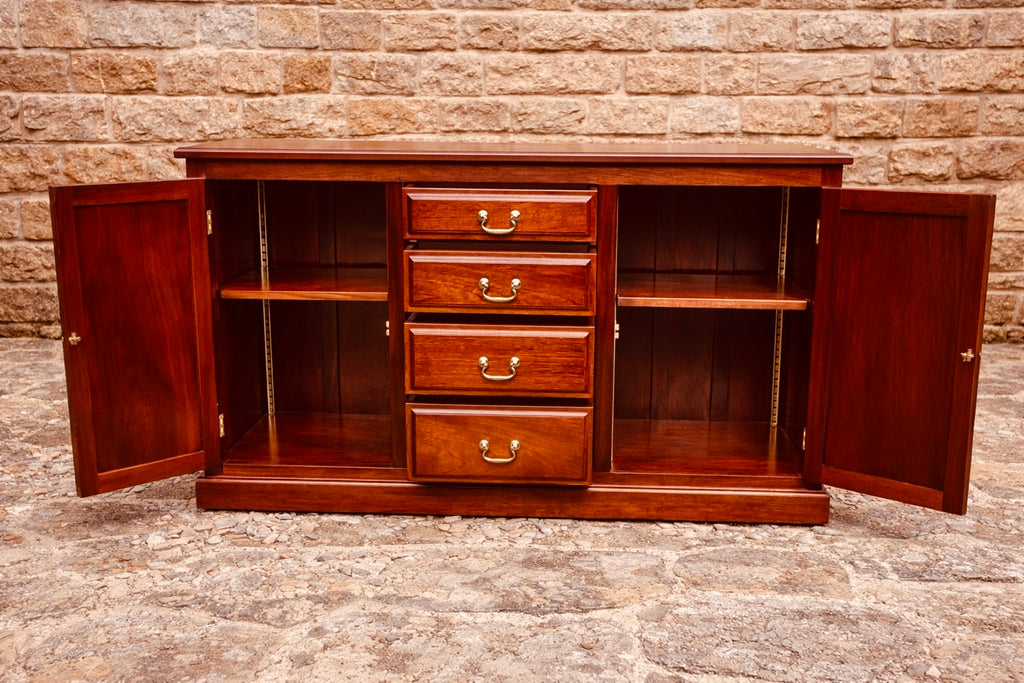 Georgian Style Mahogany Sideboard – Classic Storage Cabinet with Drawers & Cupboards