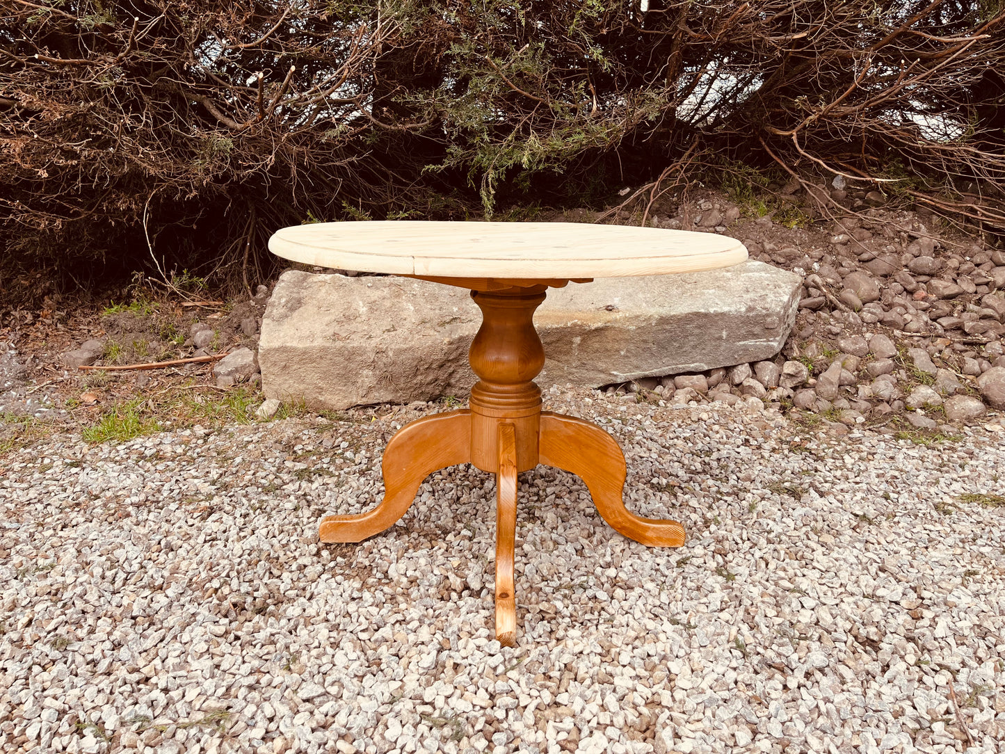 Solid Wood Drop Leaf Dining Table – Round Pedestal Farmhouse Kitchen Table