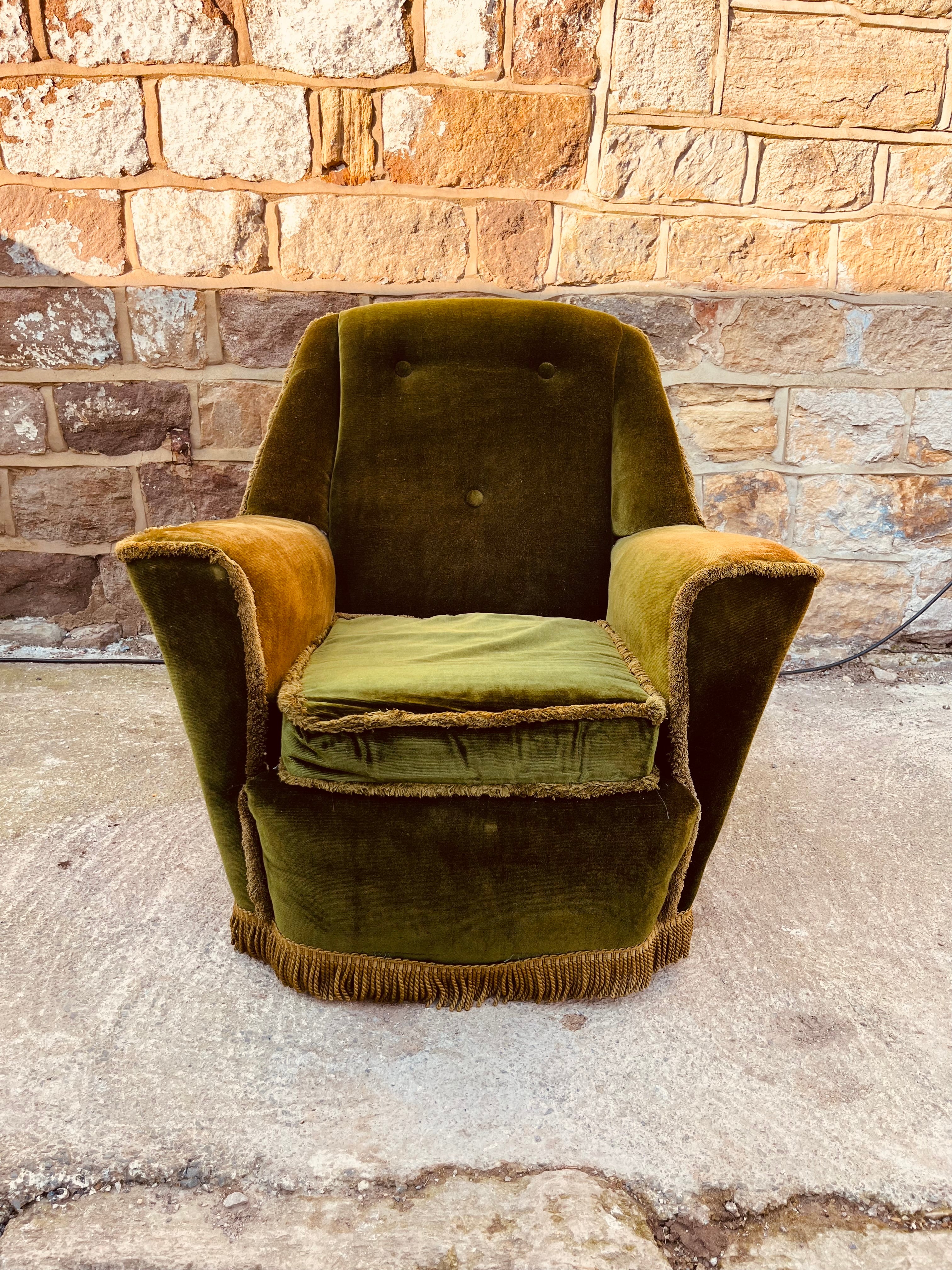 Vintage Olive Green Velvet Armchair – 1970s Country House Accent Chair