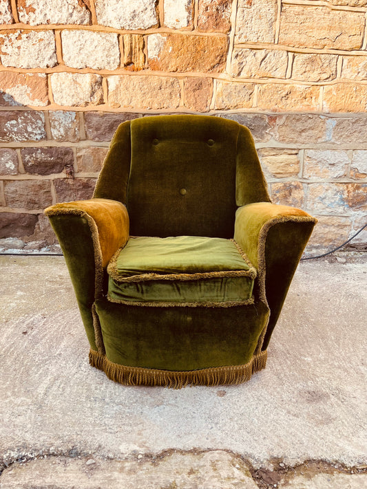 Vintage Olive Green Velvet Armchair – 1970s Country House Accent Chair