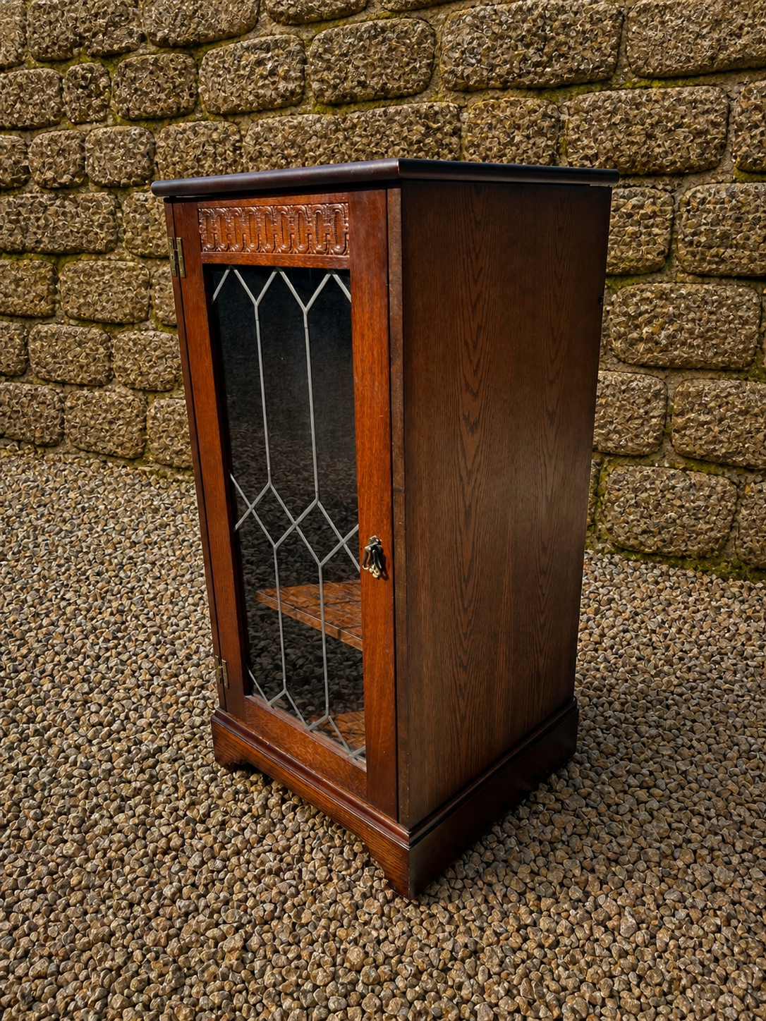 Vintage Oak Display Cabinet with Leaded Glass Door – Jacobean Revival Cupboard (1920s–1940s)