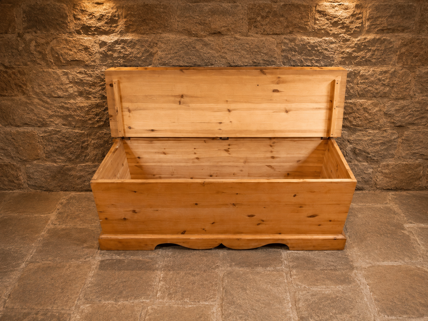 Large Vintage Pine Blanket Box – Country House Storage Chest & Coffee Table