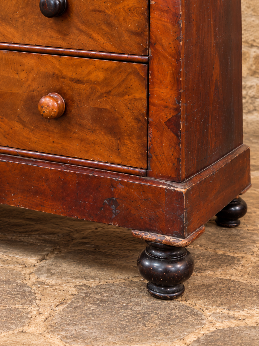 Victorian figured veneer chest of drawers, circa 1860