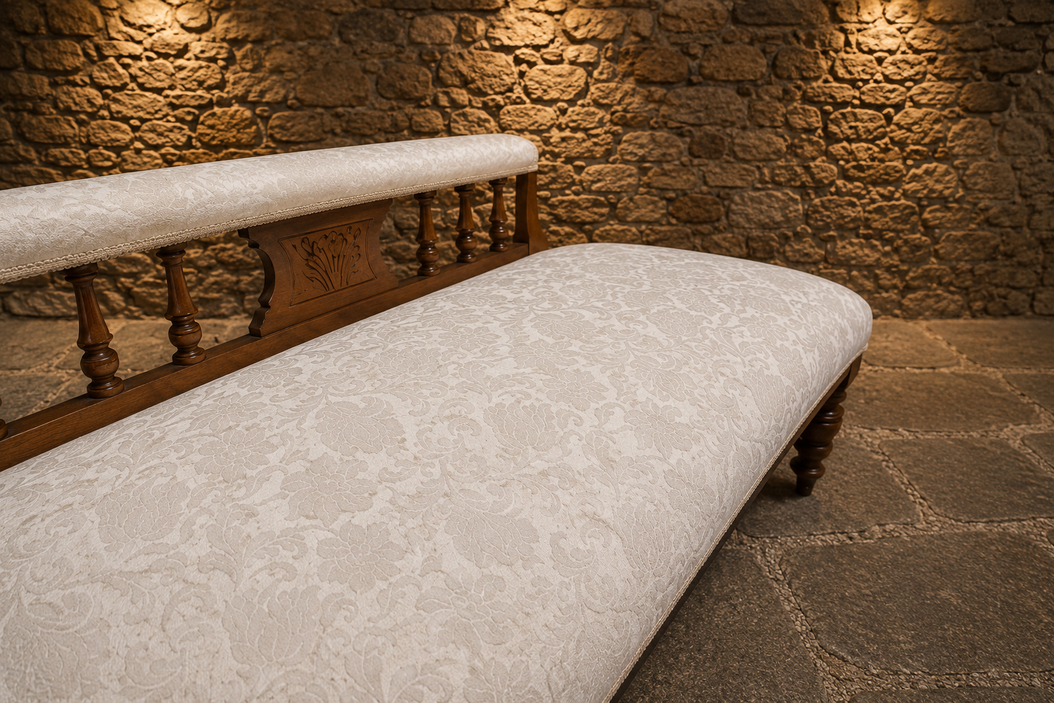 Antique Victorian Walnut Chaise Longue c.1860–1880 | Upholstered Walnut Daybed