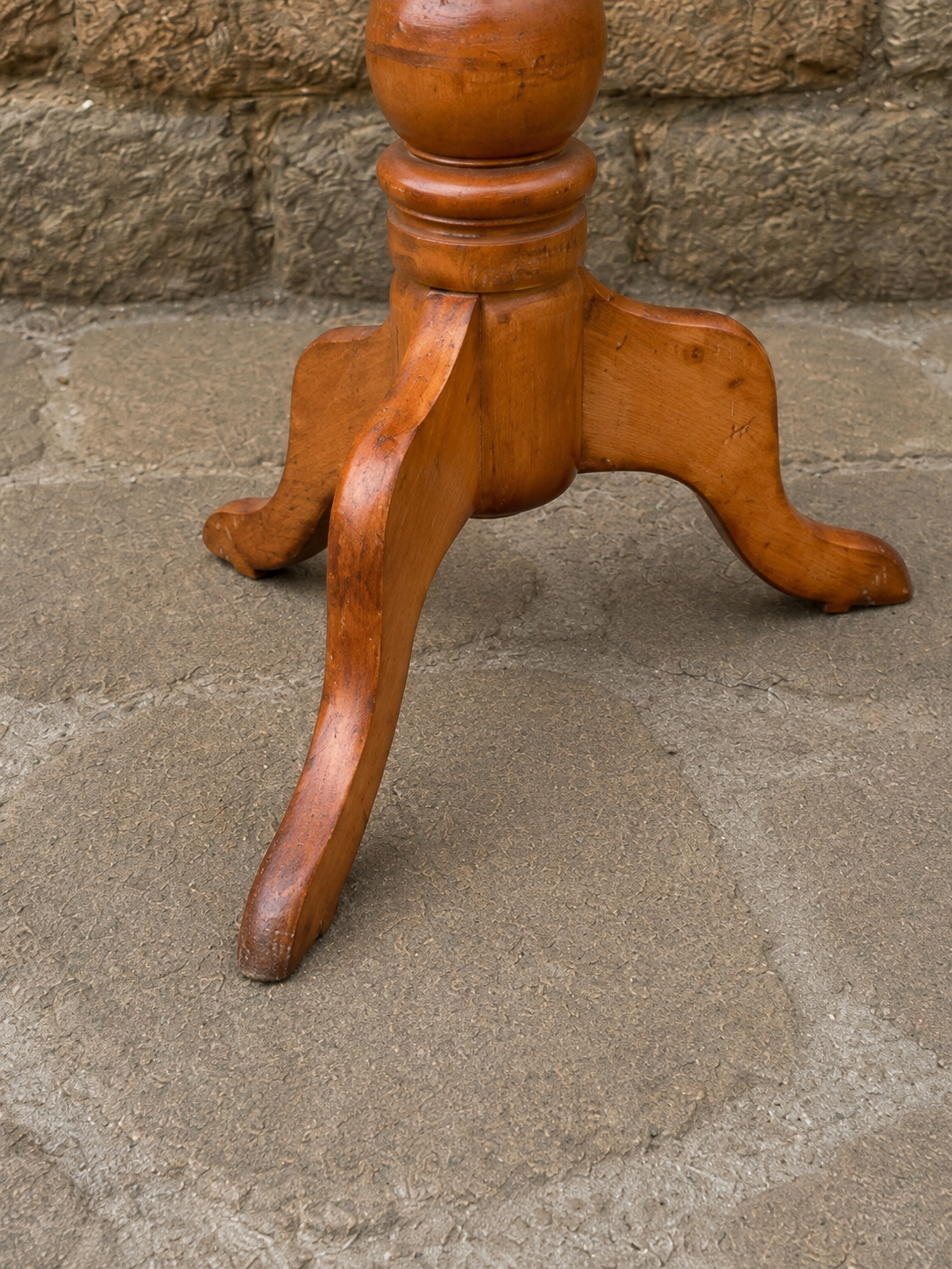 Vintage Oval Tilt Top Occasional Table