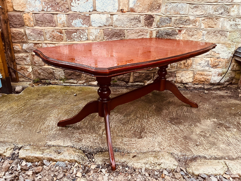 Vintage Mahogany Extending Dining Table – Twin Pedestal – Seats 6–8 – Classic Curved Edge