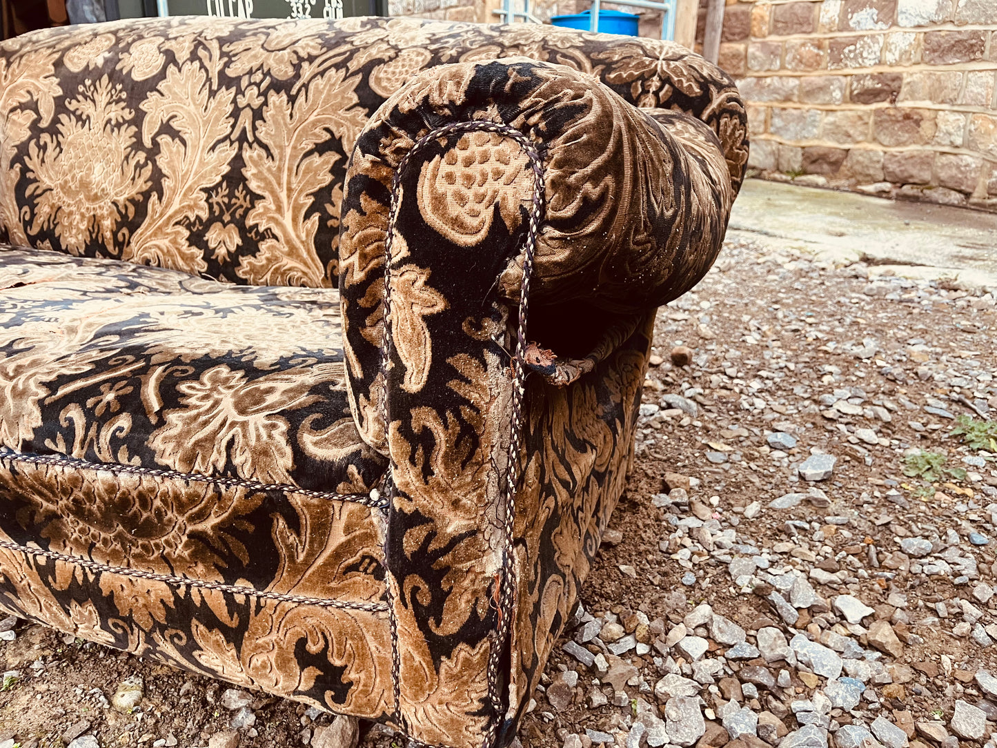 Vintage Sofa & Armchair Set – Velvet Damask Upholstery