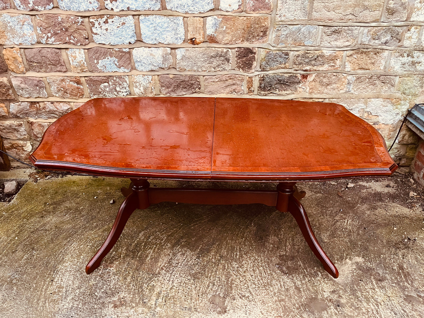 Vintage Mahogany Extending Dining Table – Twin Pedestal – Seats 6–8 – Classic Curved Edge