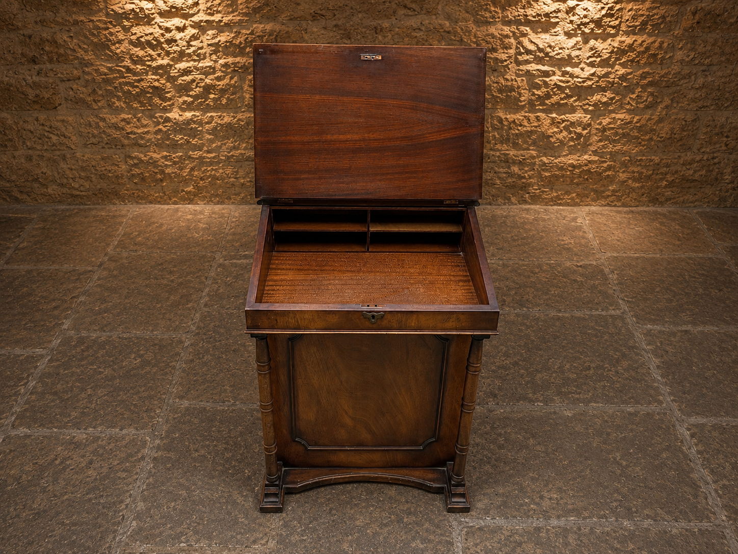 Antique Davenport Writing Desk – Circa 1880–1910 – Leather Top & Fitted Interior