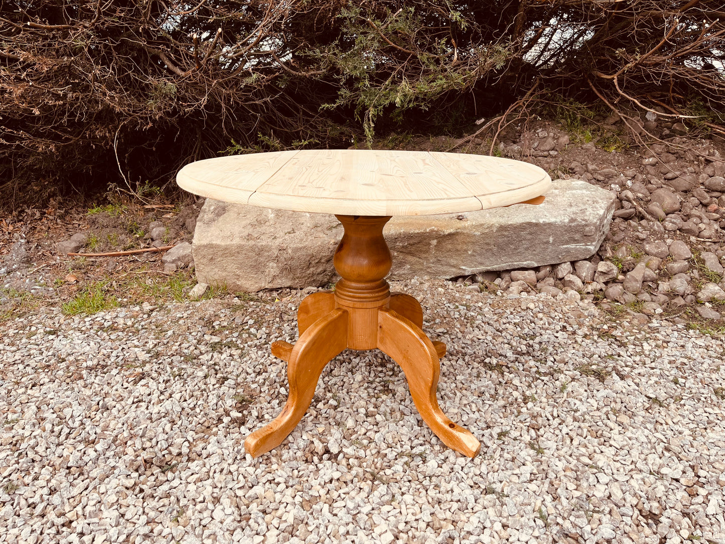 Solid Wood Drop Leaf Dining Table – Round Pedestal Farmhouse Kitchen Table