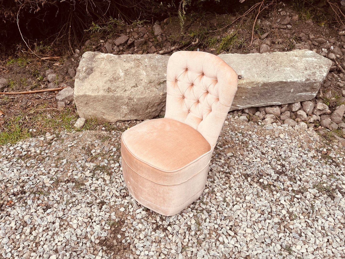 Vintage Peach Velvet Boudoir Chair – Button Back Dressing Table Chair