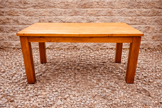 Solid Pine Farmhouse Extending Dining Table – Rustic Kitchen Table Seats 6–8