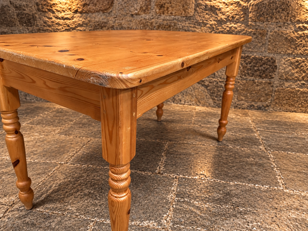 Late Victorian Solid Pine Farmhouse Dining Table c.1880–1900
