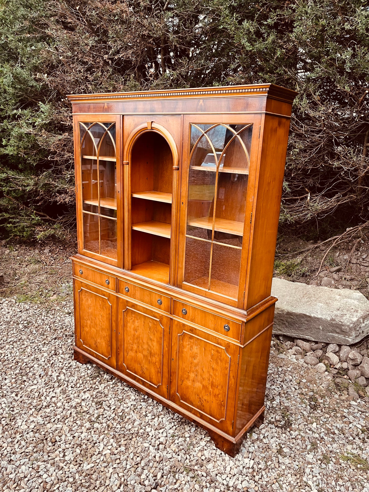 Large Georgian Style Burr Wood Display Cabinet – Glazed Bookcase Dresser