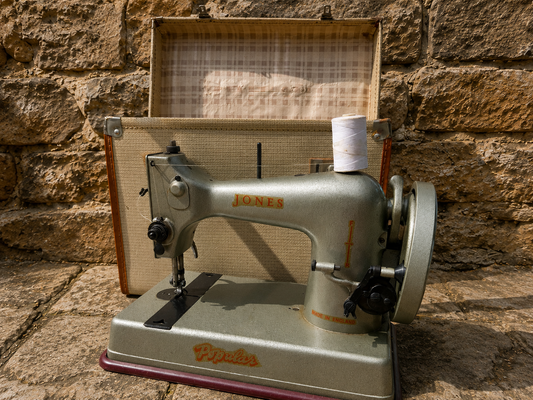 Vintage Jones “Popular” Sewing Machine In Original Carry Case c.1950s