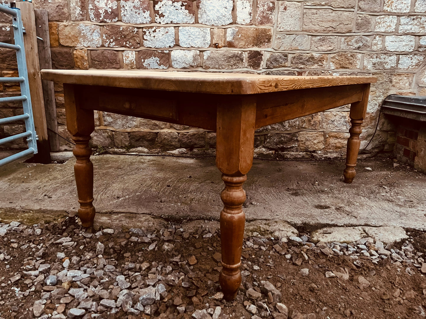 Vintage Farmhouse Dining Table – Scrubbed Pine Top, Turned Legs, Central Drawer