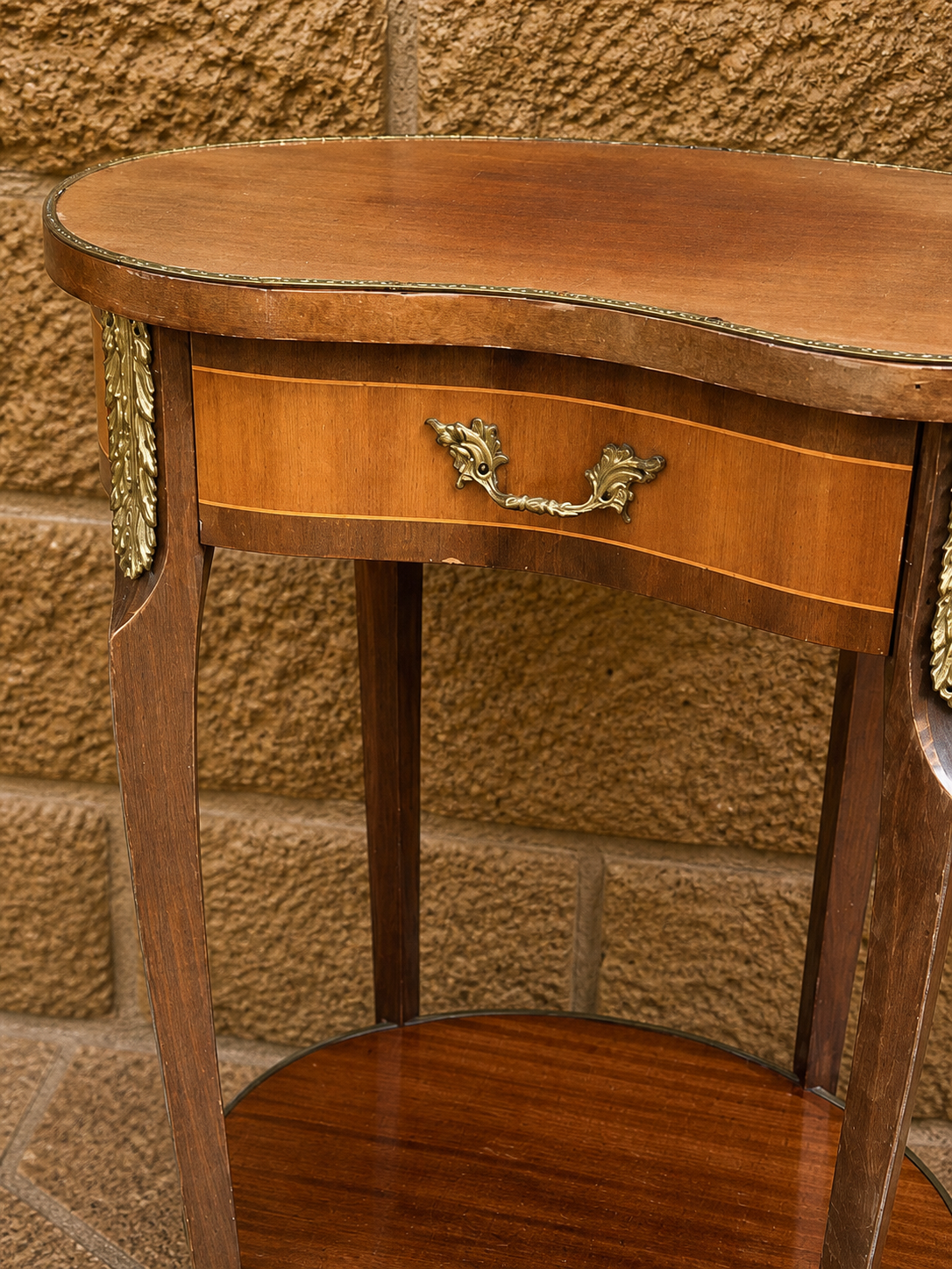 Vintage French Style Kidney Side Table – Mahogany Occasional Table with Drawer & Brass Mounts