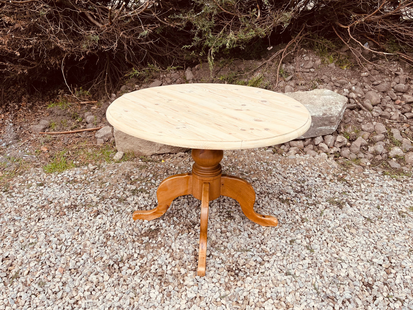 Solid Wood Drop Leaf Dining Table – Round Pedestal Farmhouse Kitchen Table