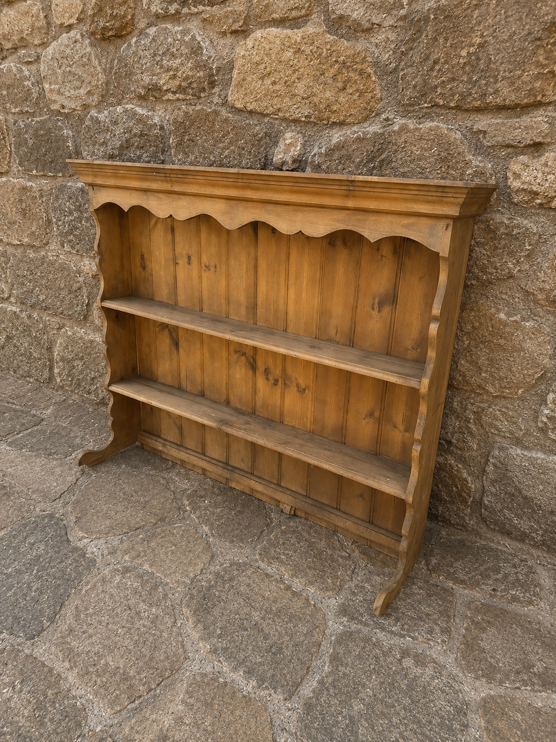 Rustic Farmhouse Pine Wall Shelf – Country Kitchen Plate Rack & Cottage Display Shelving