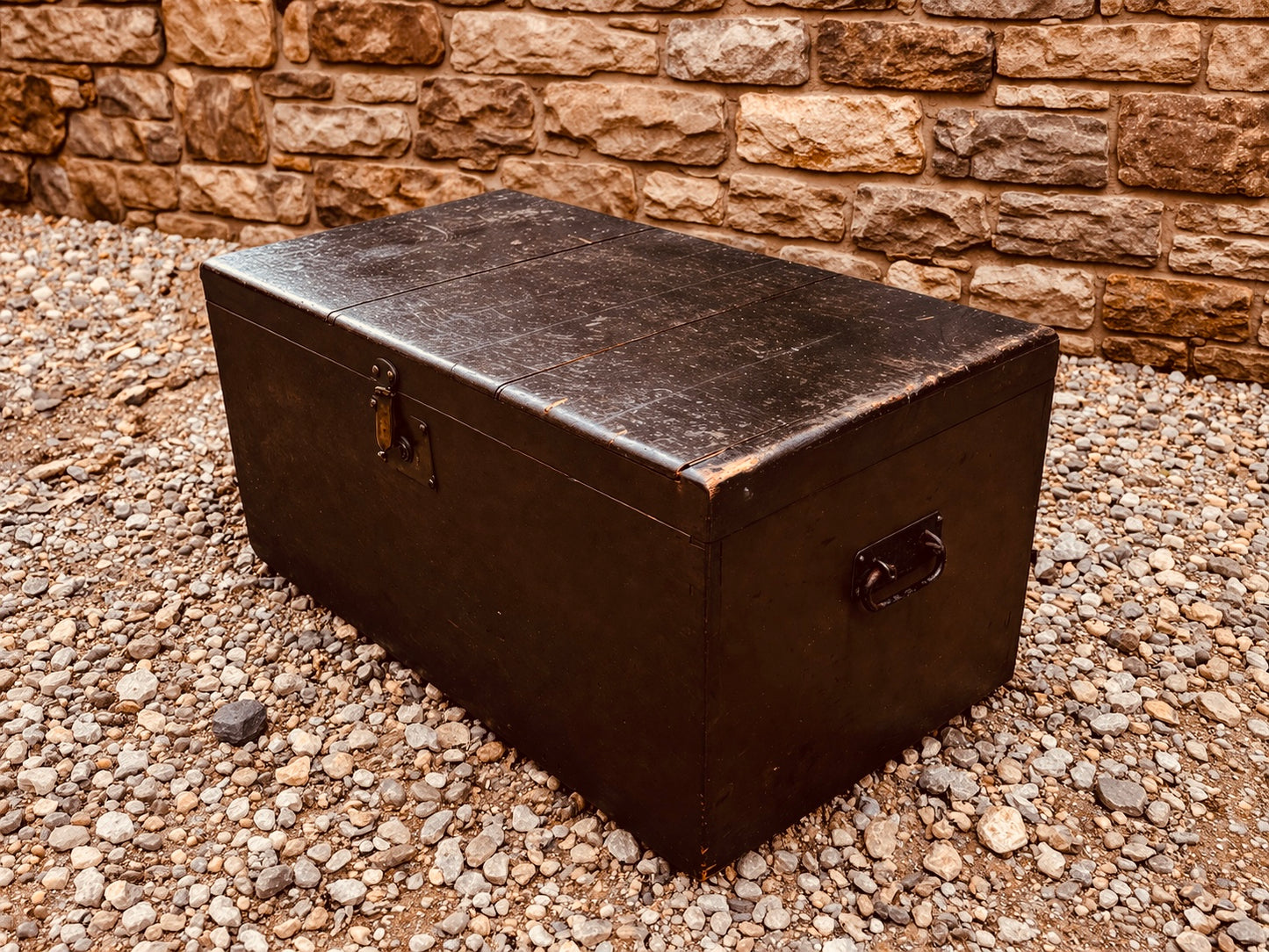 Vintage Wooden Storage Trunk Coffee Table with Internal Tray
