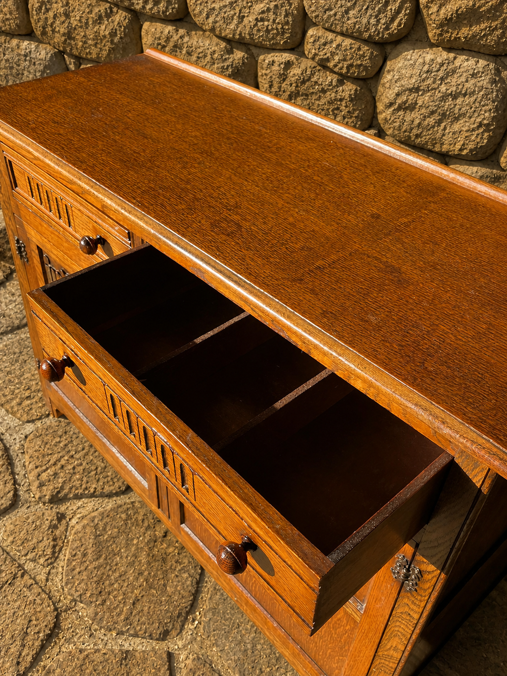Antique Arts & Crafts Oak Sideboard c.1900–1920