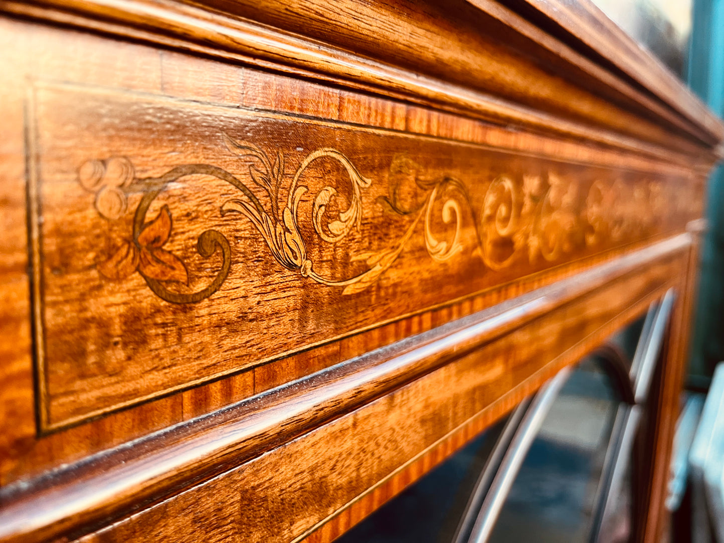 Edwardian Inlaid Display Cabinet with Astragal Glazed Door & Velvet Interior – Antique Marquetry Curio Cabinet