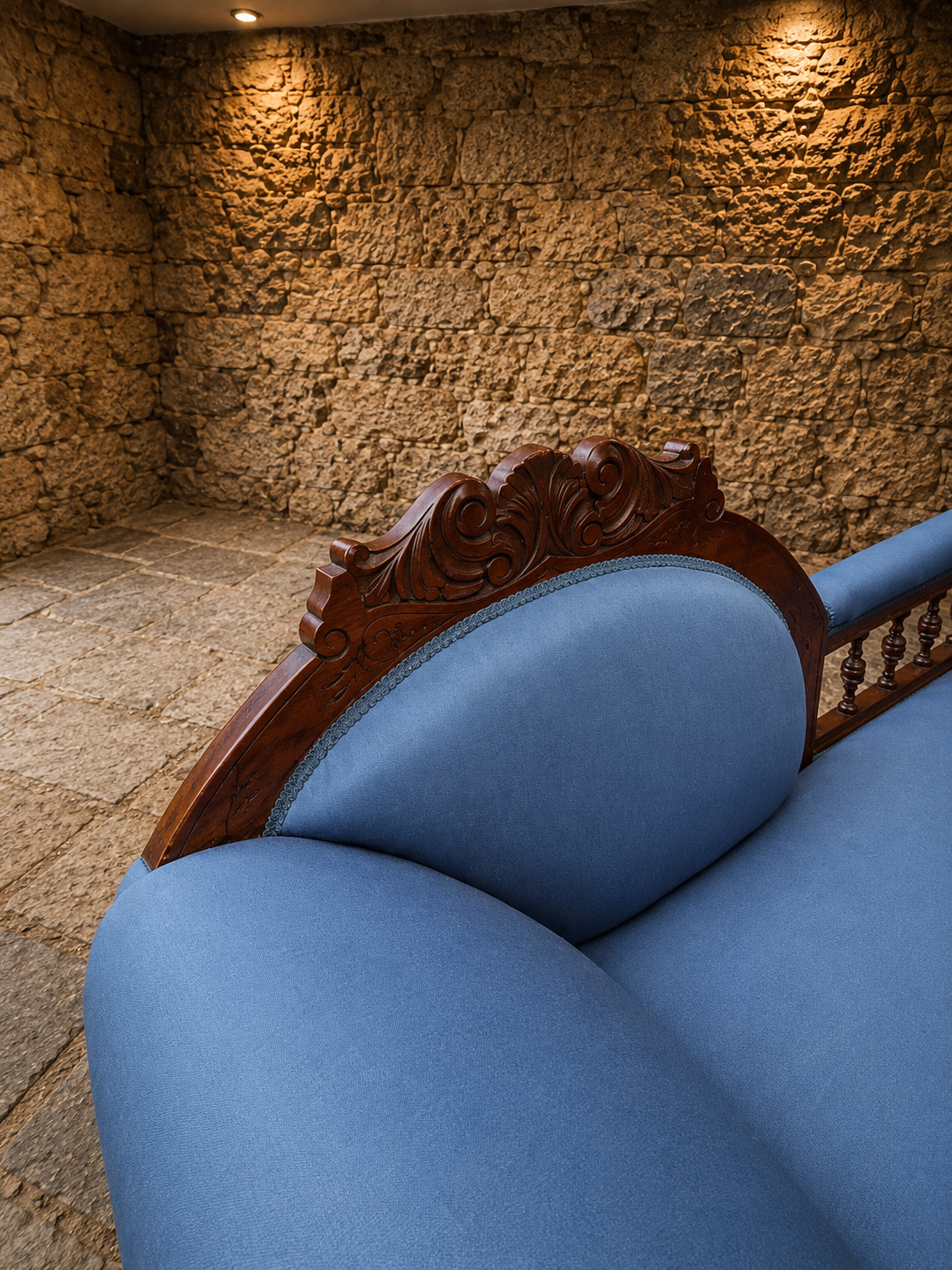 Antique Victorian Carved Walnut Chaise Longue – Circa 1880 – Blue Upholstered Daybed