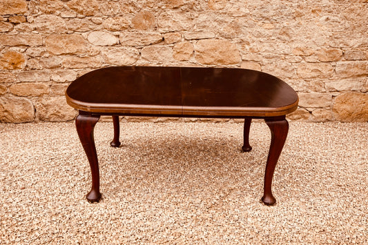 Vintage Mahogany Dining Table – Oval Queen Anne Style