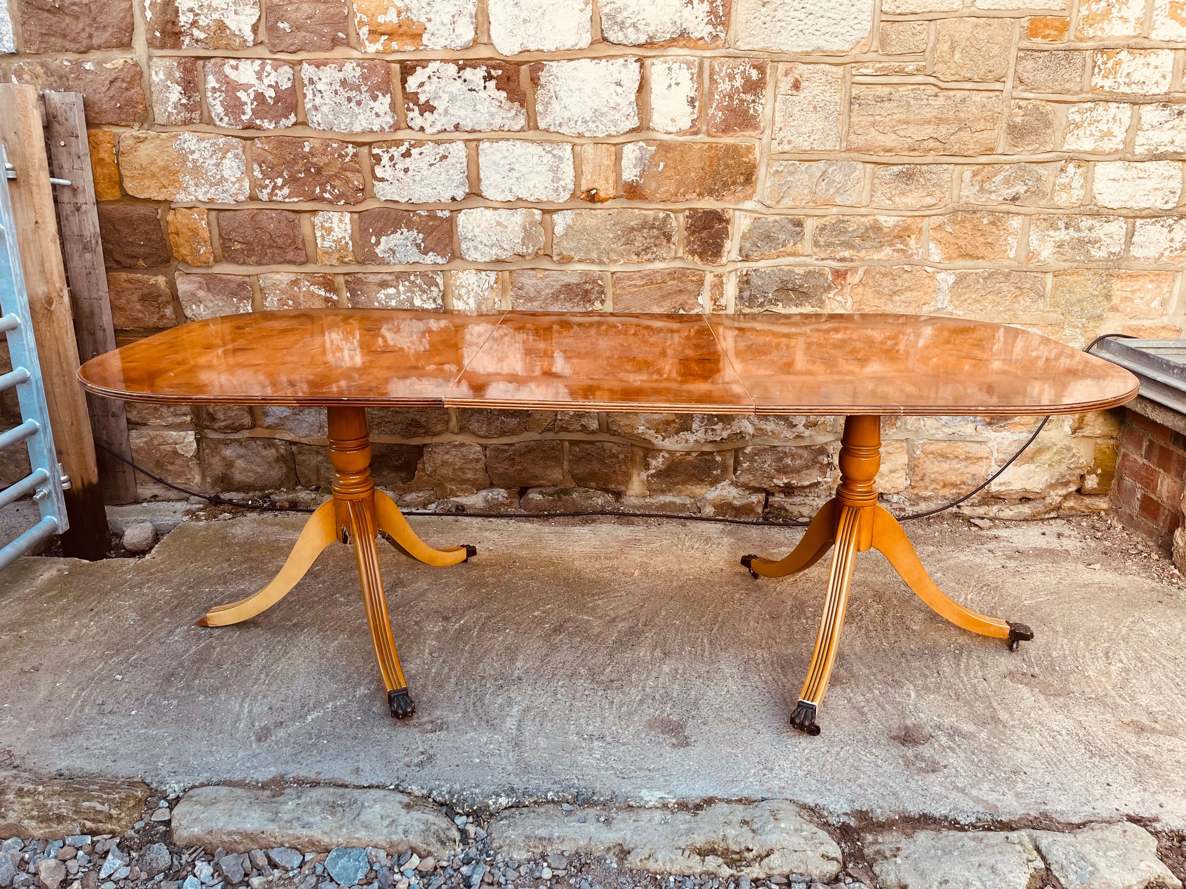 Vintage Twin Pedestal Dining Table – Elegant Mid-Century English Design (Seats 6–8)