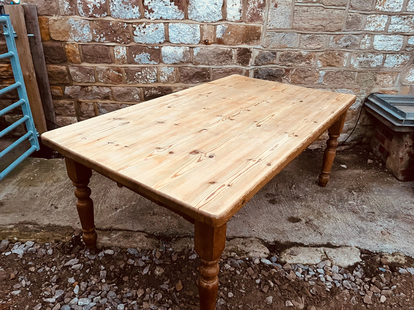 Vintage Farmhouse Dining Table – Scrubbed Pine Top, Turned Legs, Central Drawer