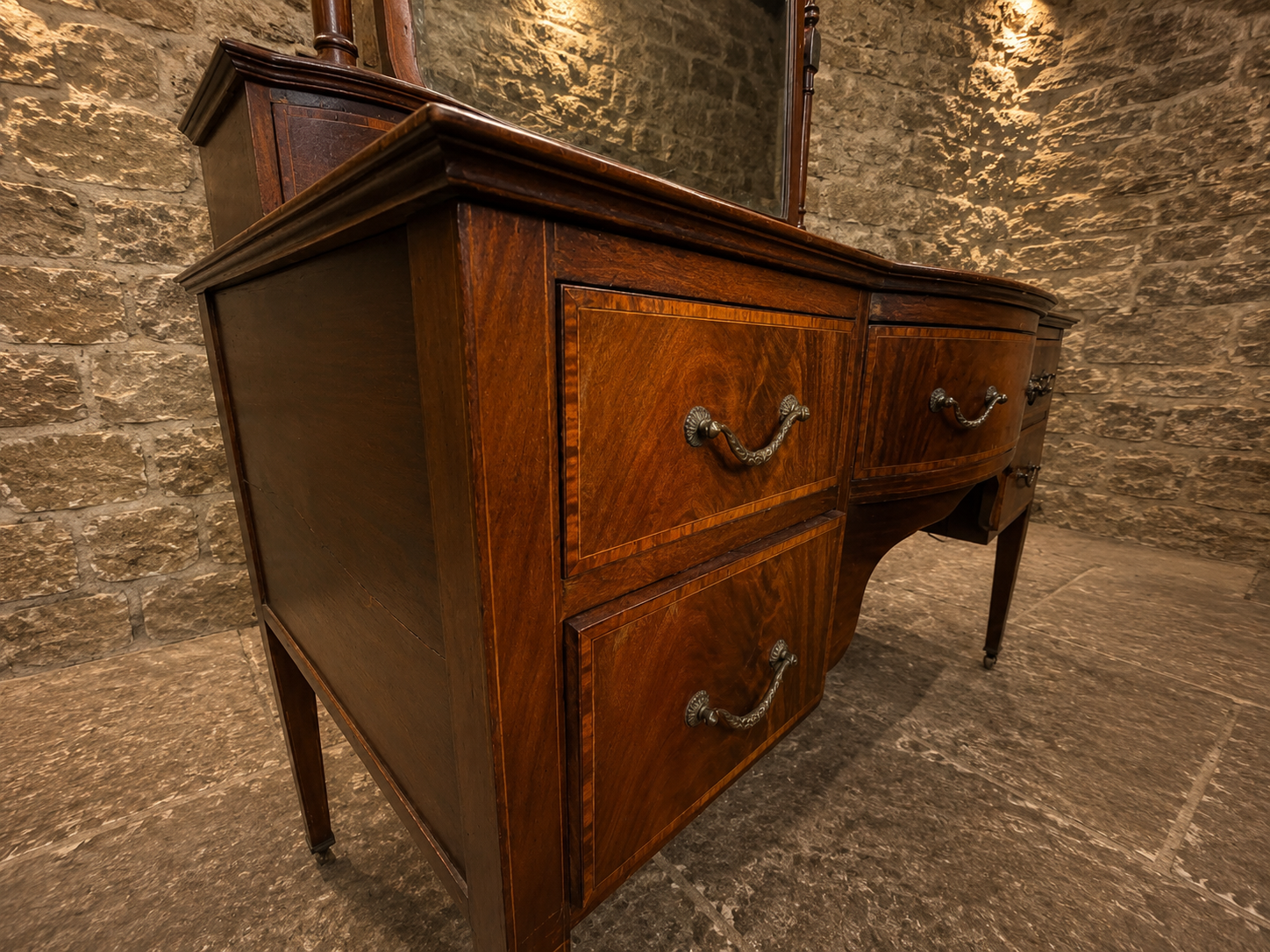 Edwardian Mahogany Dressing Table with Swing Mirror – Circa 1905