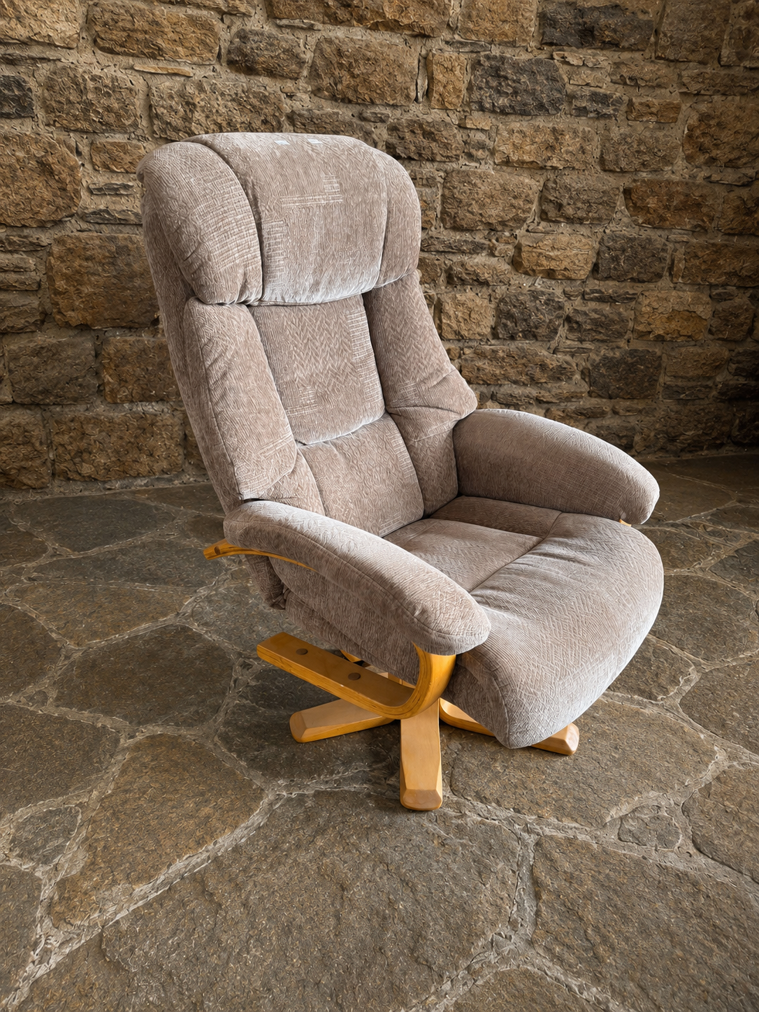 Scandinavian Reclining Lounge Chair & Footstool – Bentwood Nordic Armchair