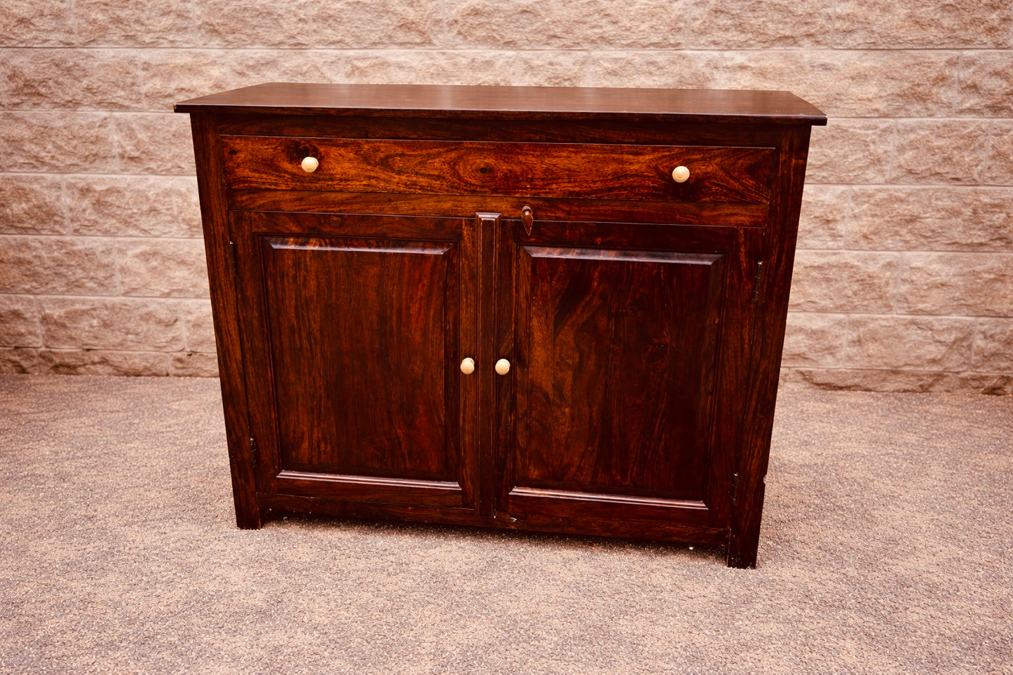 Georgian Style Mahogany Sideboard Cabinet – Vintage Storage Cupboard with Shelves & Internal Drawers