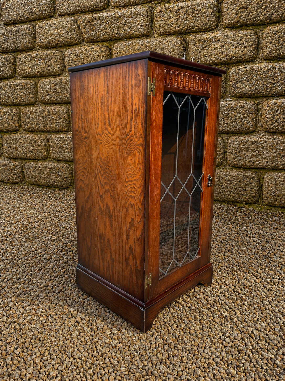 Vintage Oak Display Cabinet with Leaded Glass Door – Jacobean Revival Cupboard (1920s–1940s)
