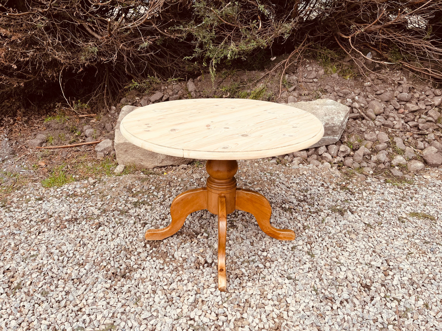 Solid Wood Drop Leaf Dining Table – Round Pedestal Farmhouse Kitchen Table