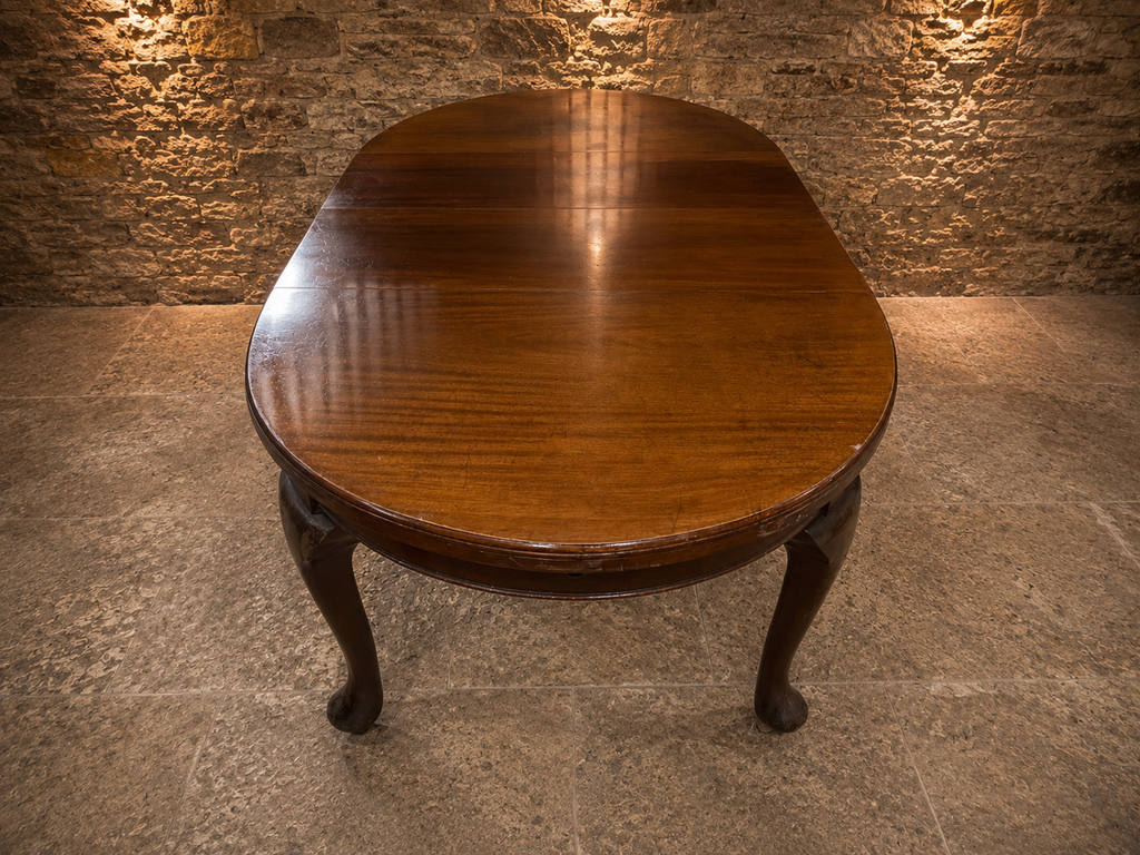 Large Antique Style Georgian Mahogany Extending Dining Table | Queen Anne Oval Dining Table