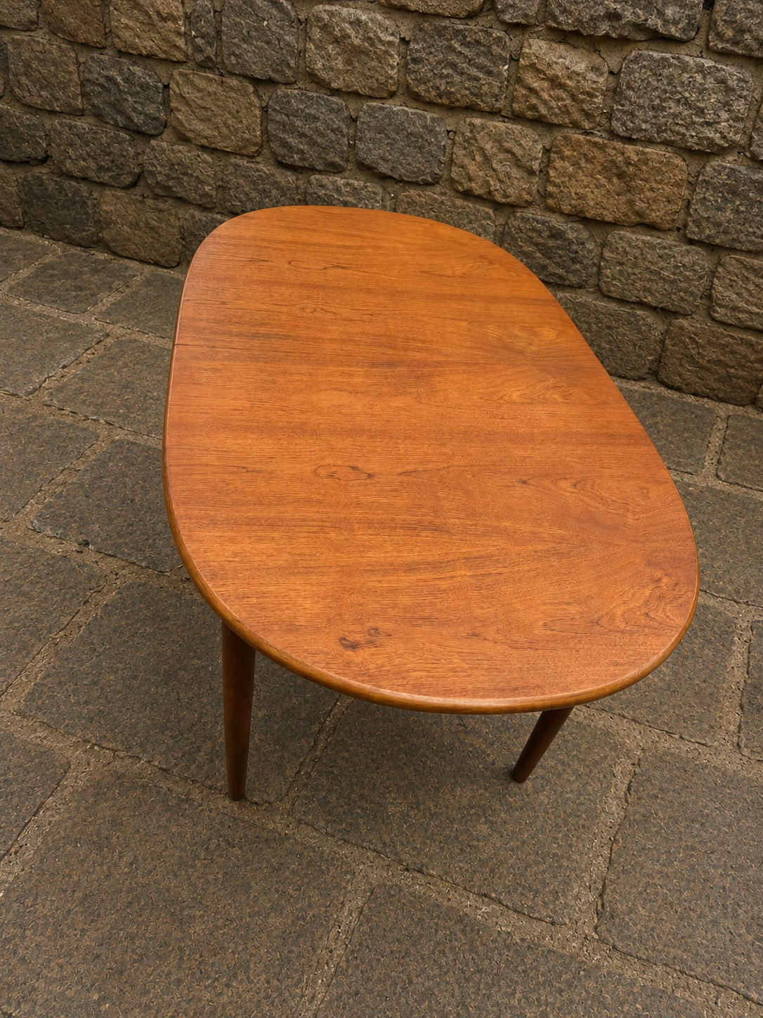 Mid Century Extending Dining Table | Scandinavian Style Oval Dining Table c.1960–1975