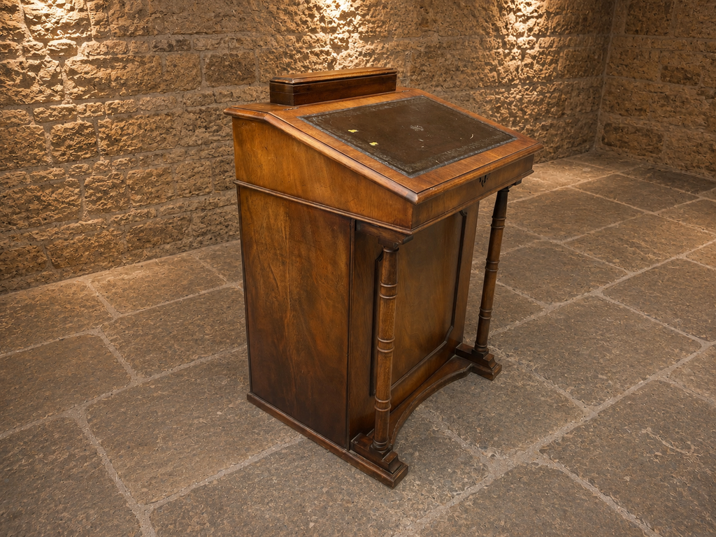 Antique Davenport Writing Desk – Circa 1880–1910 – Leather Top & Fitted Interior