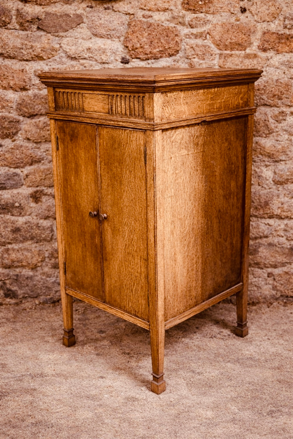Edwardian Oak Cabinet Cupboard c.1900