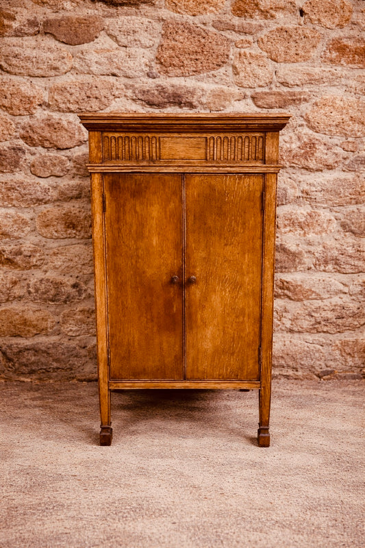 Edwardian Oak Cabinet Cupboard c.1900
