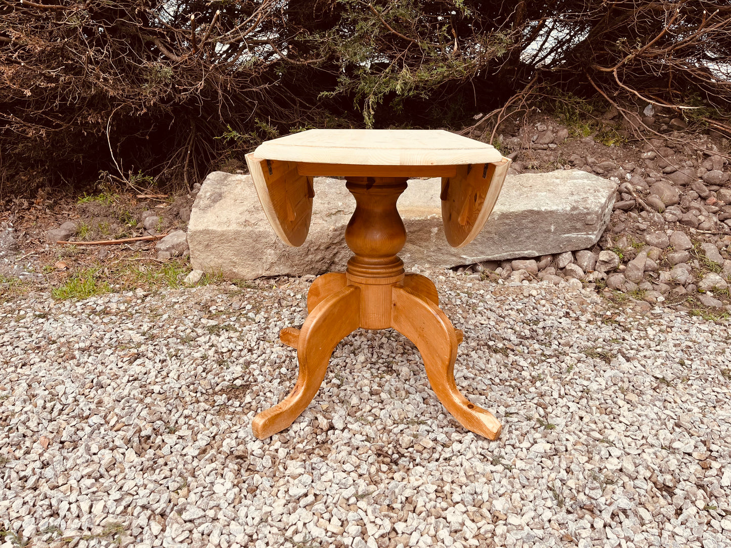 Solid Wood Drop Leaf Dining Table – Round Pedestal Farmhouse Kitchen Table