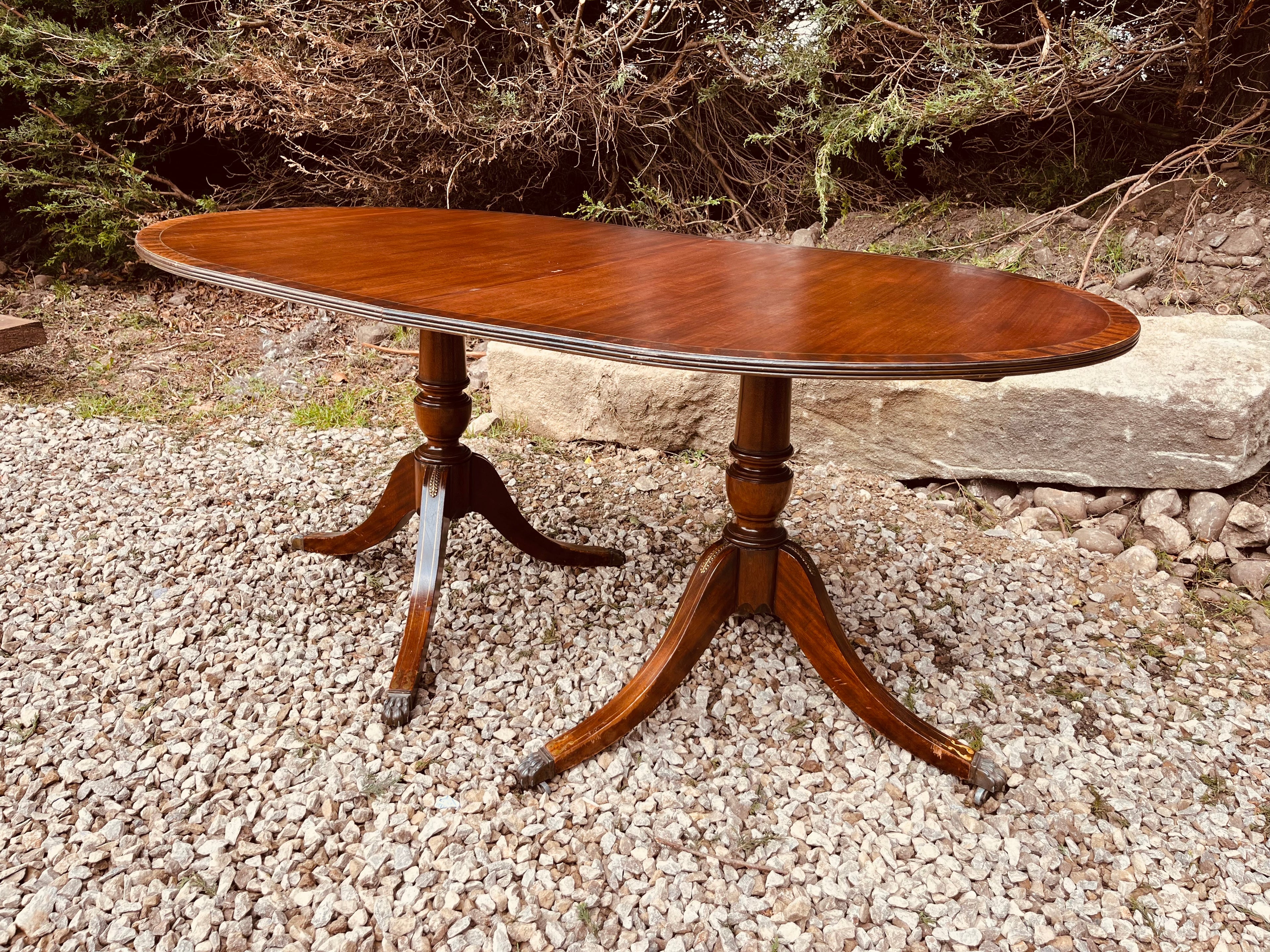 Antique Edwardian Mahogany Twin Pedestal Dining Table – Oval Crossbanded Top – Seats 6–8