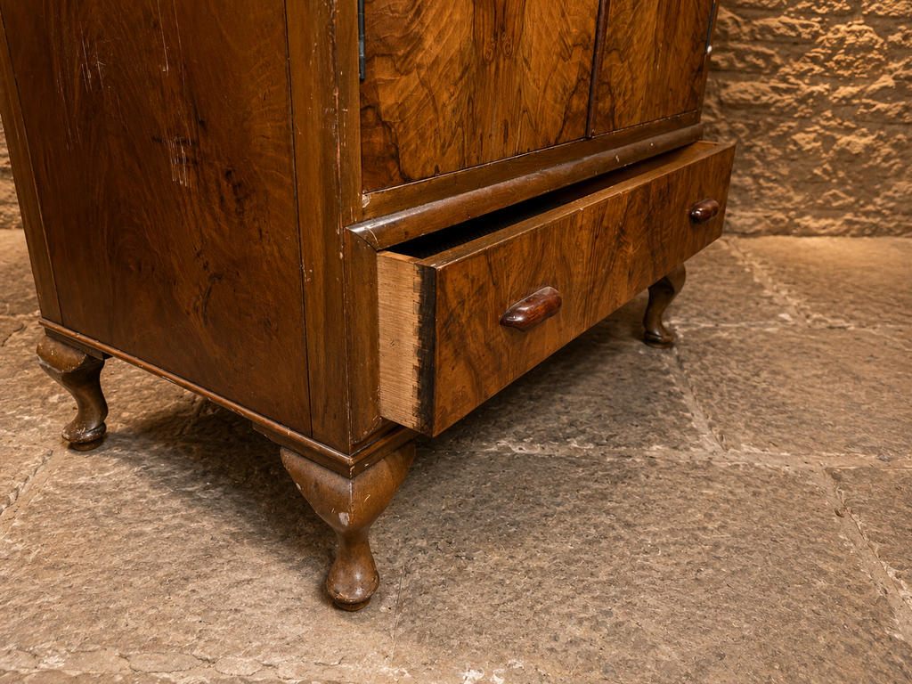 Art Deco Figured Walnut Cabinet | 1930s English Walnut Storage Cabinet | Vintage Drinks Cabinet | Linen Cupboard
